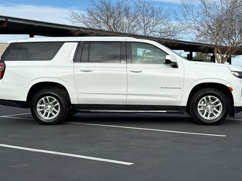 Used 2024 Chevrolet Suburban LT image 10