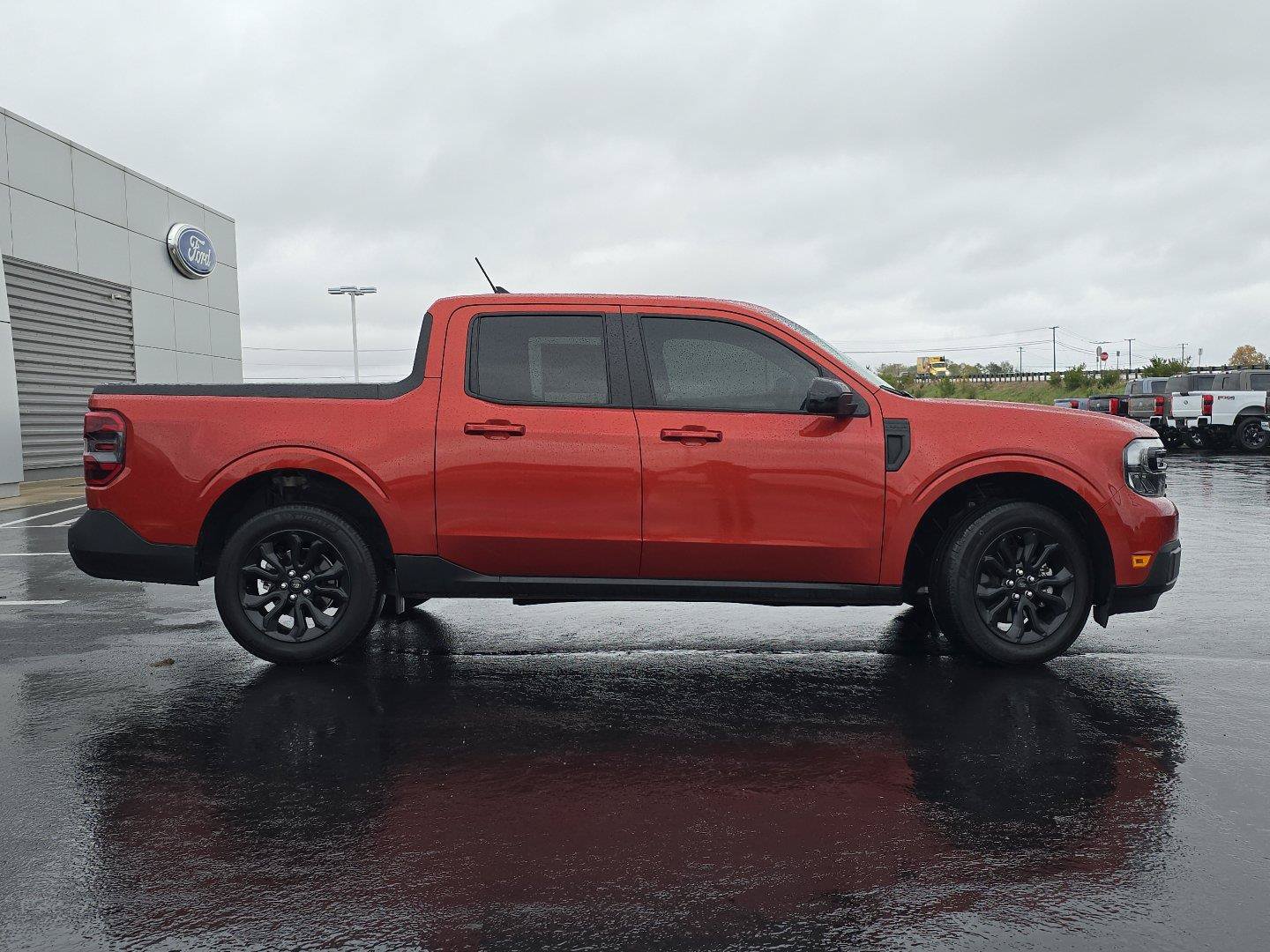 Used 2024 Ford Maverick Lariat w/ Black Appearance Package AWD/4WD image 17