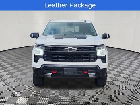 Used 2024 Chevrolet Silverado 1500 LT Trail Boss w/ LT Trail Boss Premium Package AWD/4WD image 2