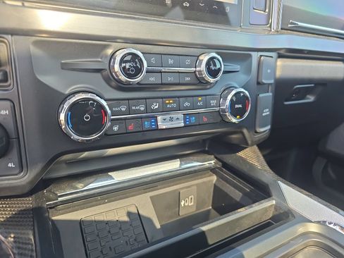 Used 2024 Ford F250 Lariat w/ Lariat Ultimate Package AWD/4WD image 24