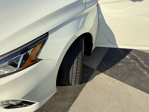 Used 2021 Nissan Altima 2.5 Platinum image 12