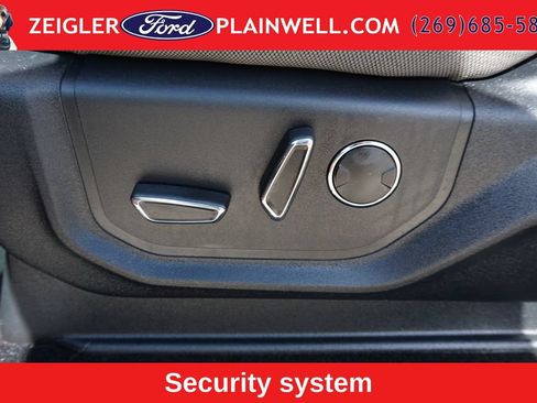 Used 2018 Ford F150 XLT w/ Equipment Group 302A Luxury AWD/4WD image 17