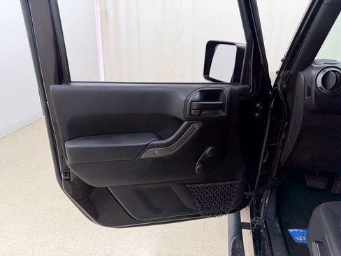 Used 2017 Jeep Wrangler Unlimited Sport w/ Connectivity Group image 16