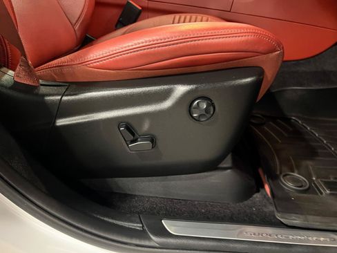 Used 2018 Jeep Grand Cherokee Trackhawk AWD/4WD image 41