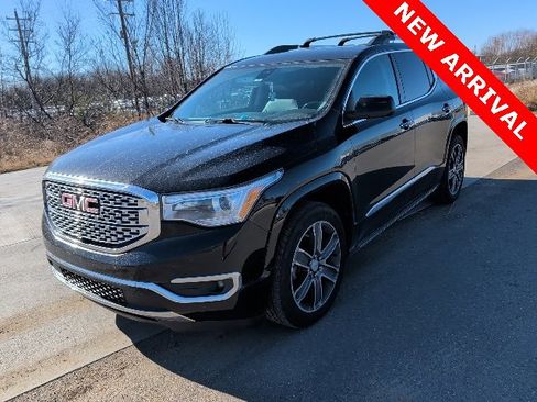 Used 2017 GMC Acadia Denali w/ Technology Package image 7