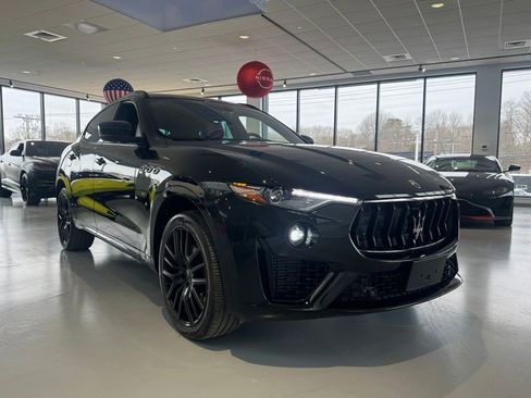 Used 2021 Maserati Levante GranSport image 8