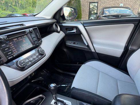 Used 2016 Toyota RAV4 XLE FWD image 12