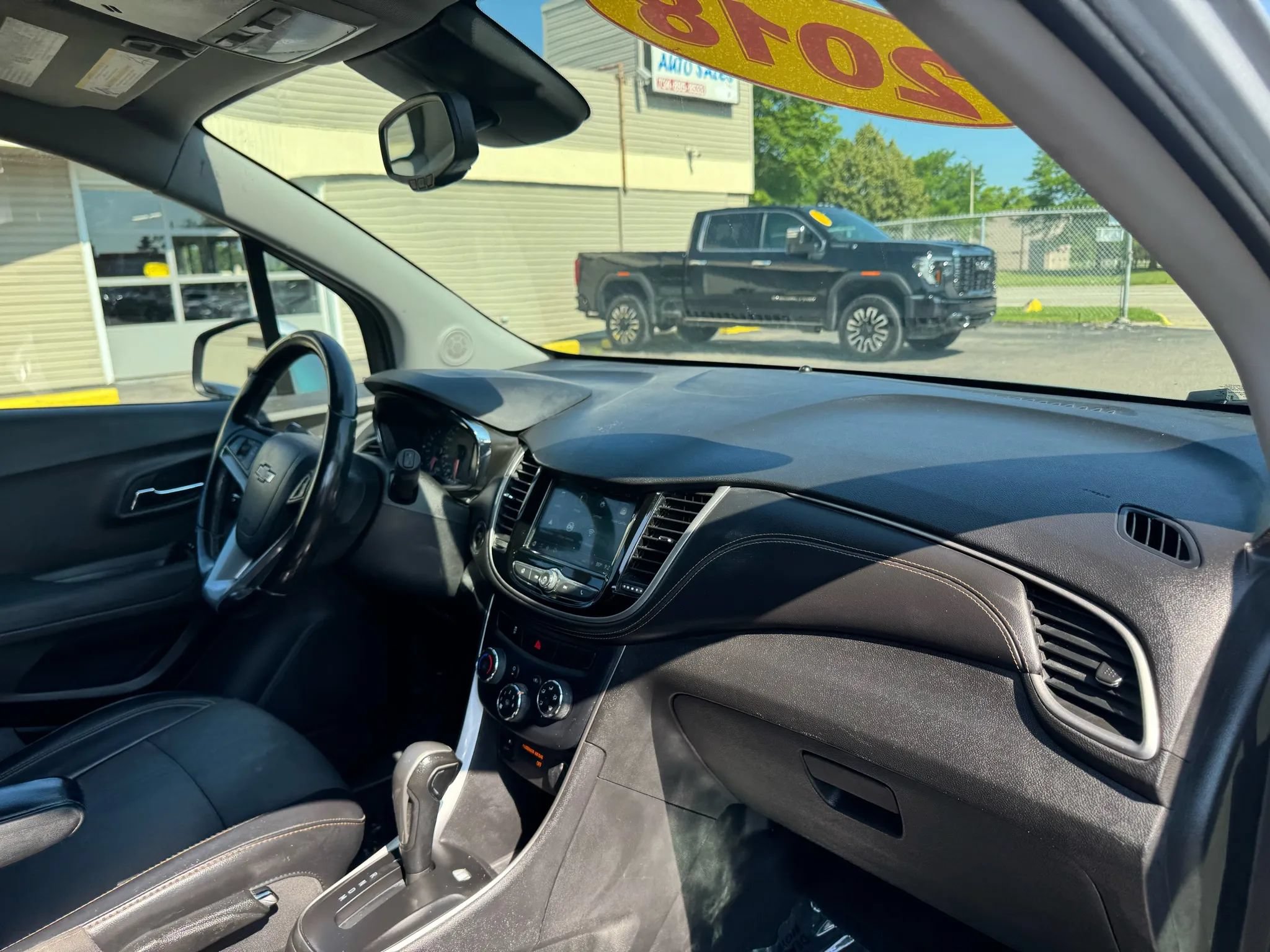 Used 2018 Chevrolet Trax LT w/ LT Convenience Package AWD/4WD image 21