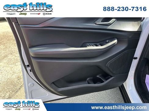 Used 2023 Jeep Grand Cherokee L Laredo AWD/4WD image 13