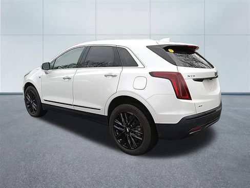 Used 2022 Cadillac XT5 Premium Luxury w/ LPO, ONYX Package image 3