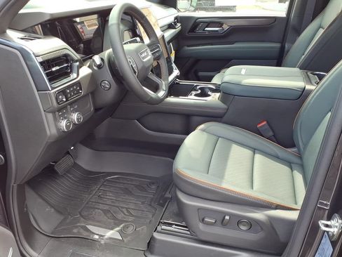 New 2026 GMC Yukon AT4 AWD/4WD image 8
