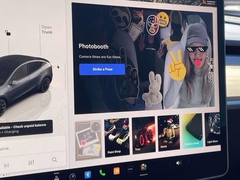 Used 2023 Tesla Model Y Long Range image 27