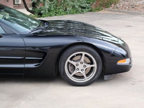 Used 2002 Chevrolet Corvette Convertible w/ Preferred Equipment Group2 RWD image 5