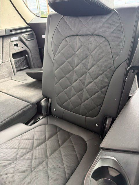 Used 2024 BMW X7 xDrive40i AWD/4WD image 8