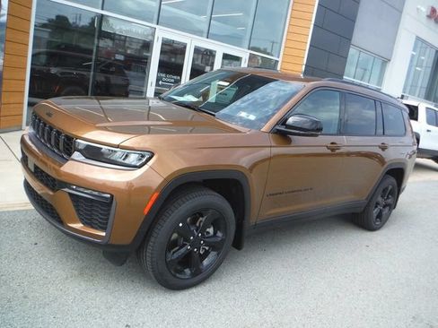 New 2026 Jeep Grand Cherokee L Limited w/ Limited Altitude Package AWD/4WD image 1