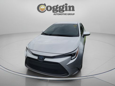Used 2023 Toyota Corolla LE w/ LE Convenience Package FWD image 1