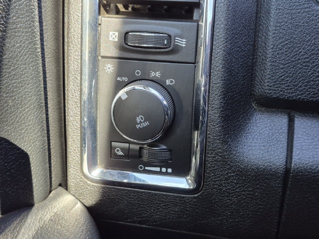 Used 2018 RAM 2500 Laramie w/ Convenience Group AWD/4WD image 13