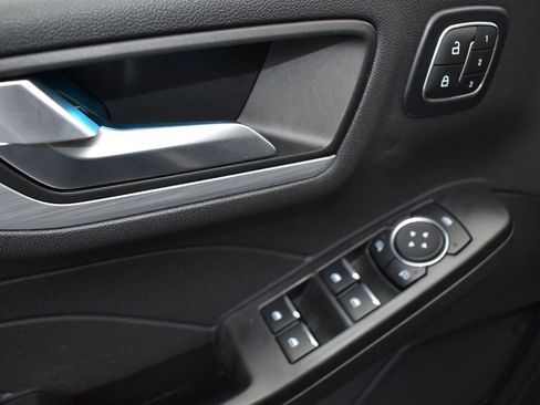 Used 2024 Ford Escape Platinum image 10