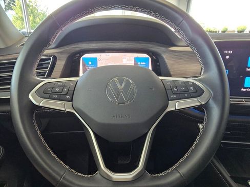 Used 2025 Volkswagen Atlas SEL AWD/4WD image 22