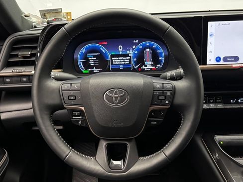 Used 2026 Toyota Crown AWD/4WD image 28