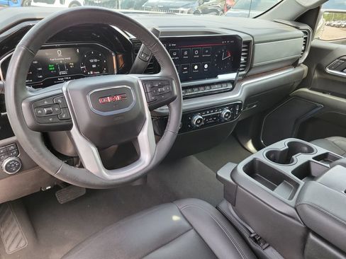 Used 2024 GMC Sierra 1500 SLT AWD/4WD image 9