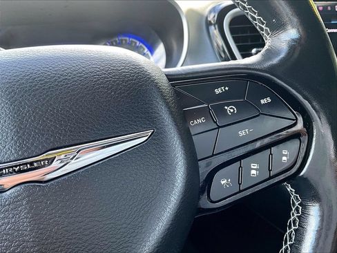 Used 2021 Chrysler Pacifica Touring-L w/ S Appearance Package FWD image 24