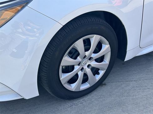 Used 2025 Toyota Corolla LE image 9
