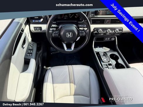 Used 2023 Honda Pilot Touring image 13