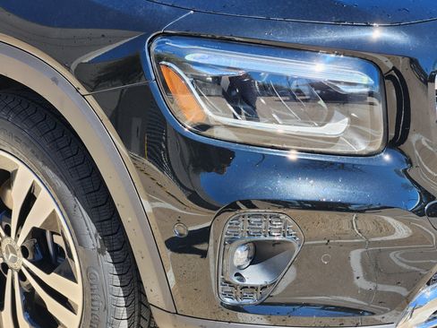 Certified 2025 Mercedes-Benz GLB 250 GLB 250 image 25