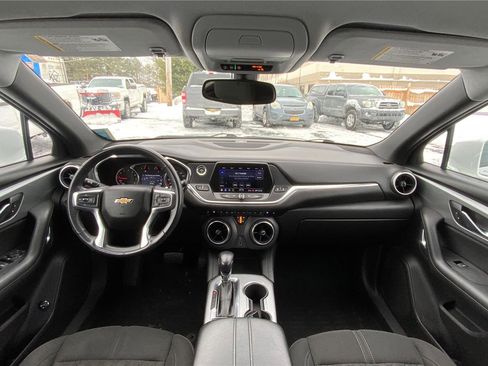 Used 2020 Chevrolet Blazer LT image 32