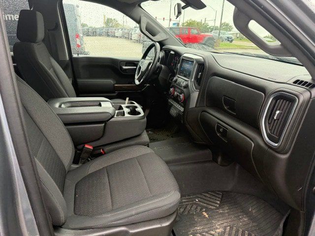 Used 2022 Chevrolet Silverado 1500 RST AWD/4WD image 3