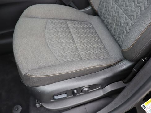 Used 2024 Chevrolet Equinox LT w/ LPO, Floor Liner Package FWD image 17