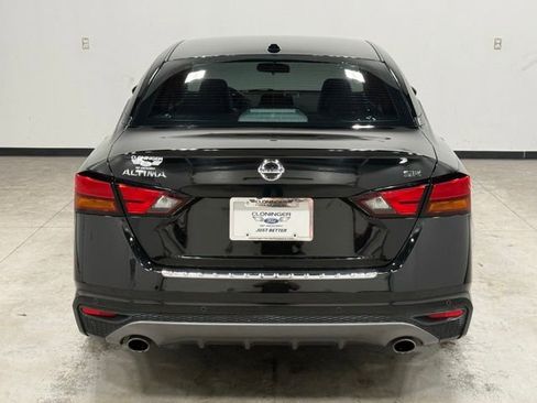 Used 2021 Nissan Altima 2.5 SR w/ SR Premium Package FWD image 10
