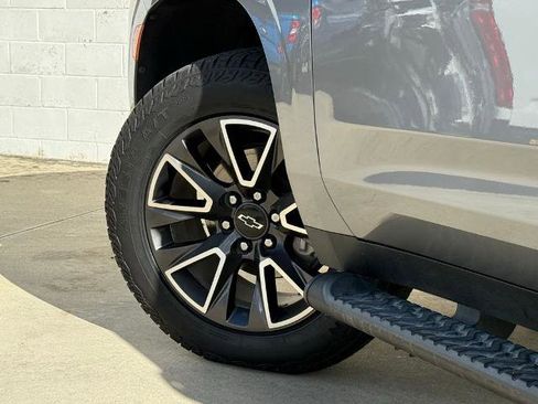 Used 2022 Chevrolet Tahoe Z71 w/ Luxury Package image 18