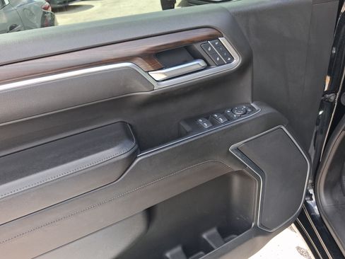 Used 2025 GMC Sierra 1500 SLT RWD image 11