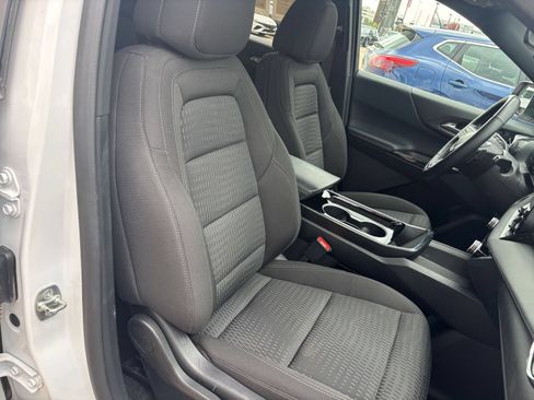 Used 2025 Chevrolet Equinox LT AWD/4WD image 36