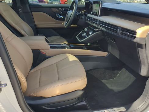 Used 2022 Lincoln Corsair Reserve w/ Luxury Package image 23