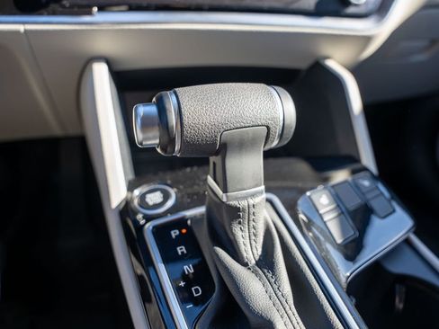 Used 2024 Kia Sportage EX image 24