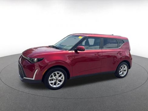 Used 2025 Kia Soul LX w/ LX Technology Package FWD image 7