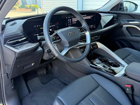Used 2025 Audi Q5 Premium w/ Convenience Package AWD/4WD image 22
