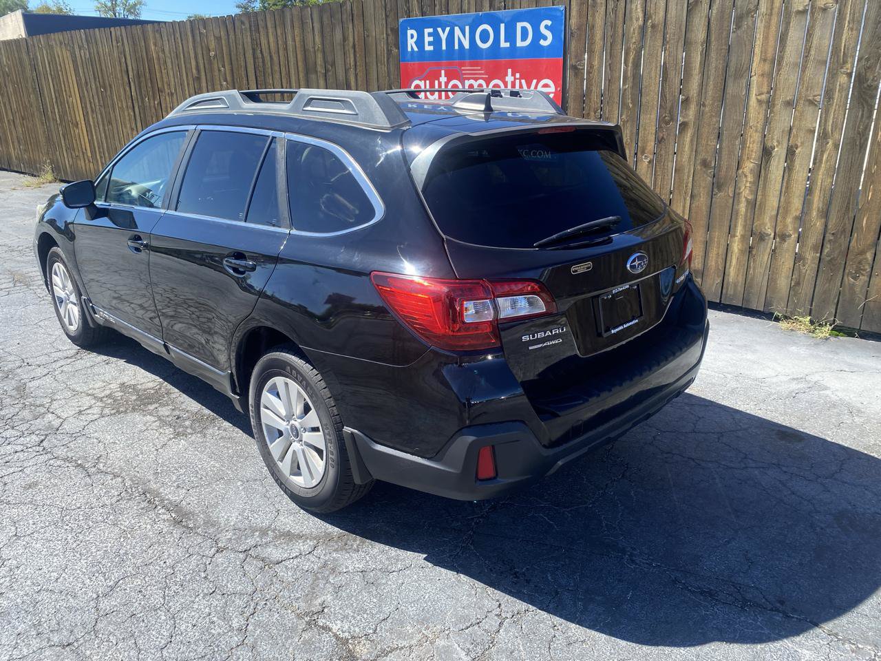Used 2018 Subaru Outback 2.5i Premium AWD/4WD image 6