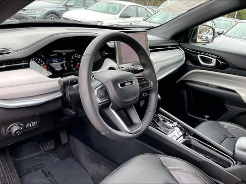 Used 2023 Jeep Compass Limited AWD/4WD image 14