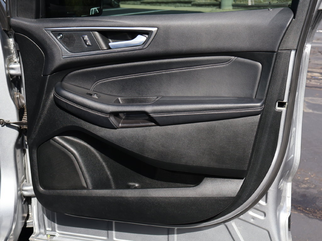 Used 2022 Ford Edge Titanium AWD/4WD image 42