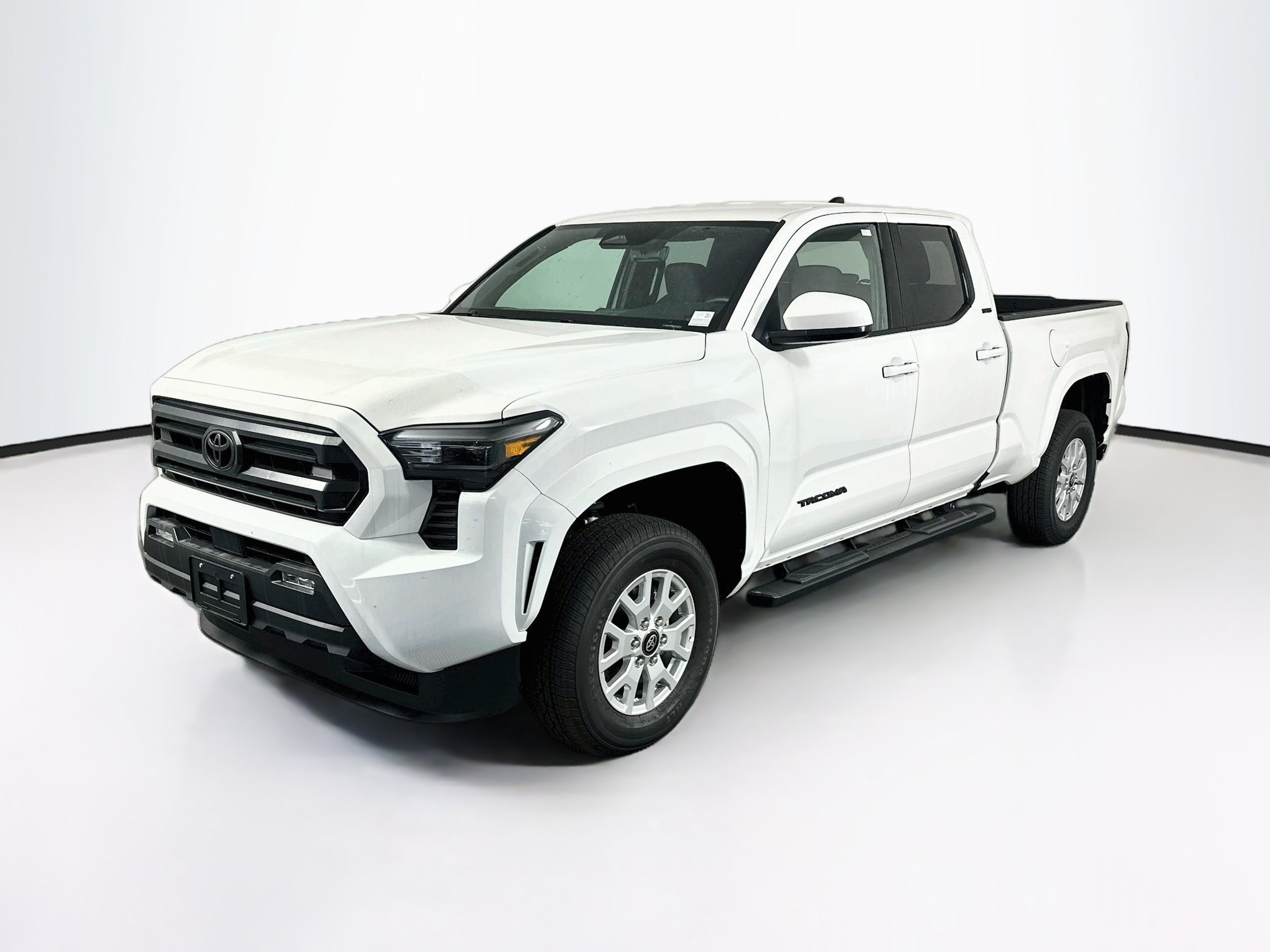 Used 2026 Toyota Tacoma SR5 AWD/4WD image 3