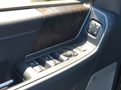 Certified 2023 Ford F250 Lariat w/ Lariat Ultimate Package AWD/4WD image 14