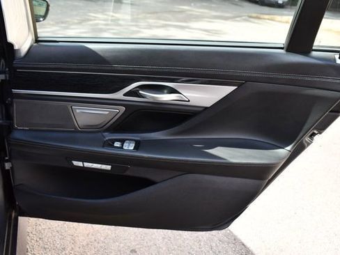 Used 2017 BMW 750i xDrive image 47