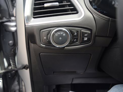 Used 2024 Ford Edge Titanium image 7