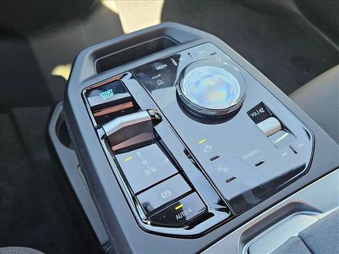 Certified 2026 BMW iX xDrive60 w/ M Sport Package AWD/4WD image 11