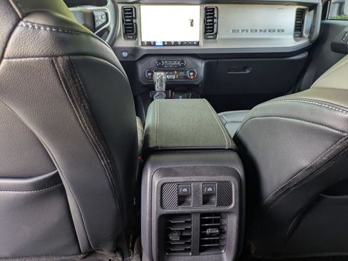 Certified 2025 Ford Bronco Outer Banks AWD/4WD image 29