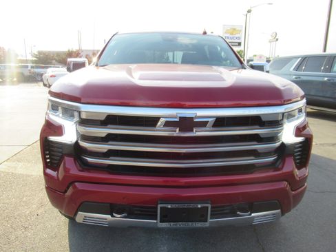 Used 2022 Chevrolet Silverado 1500 High Country w/ LPO, Dark Essentials Package image 3